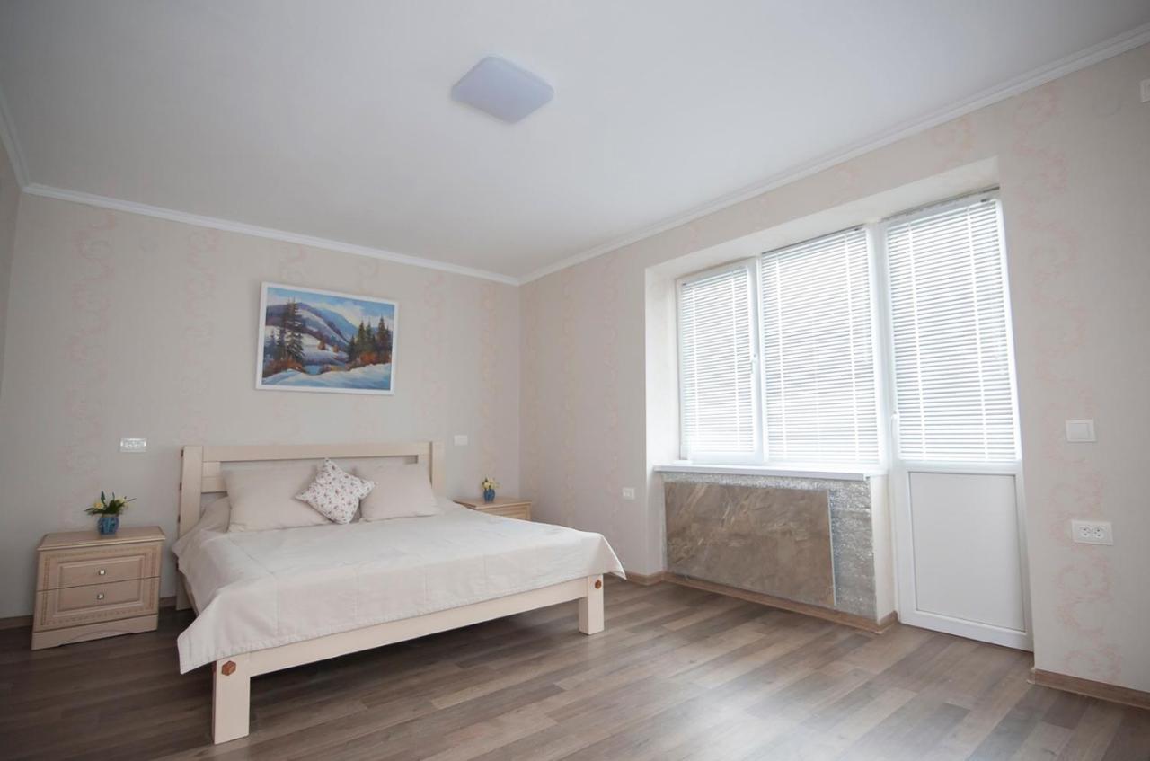 уютная однокомнатная возле басейнов Apartment